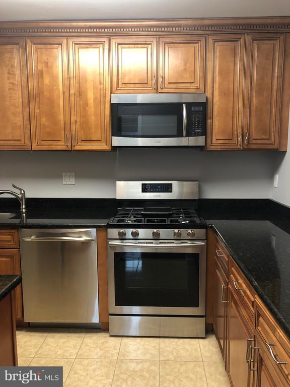 Foto del edificio - 5817 Cove Landing Rd