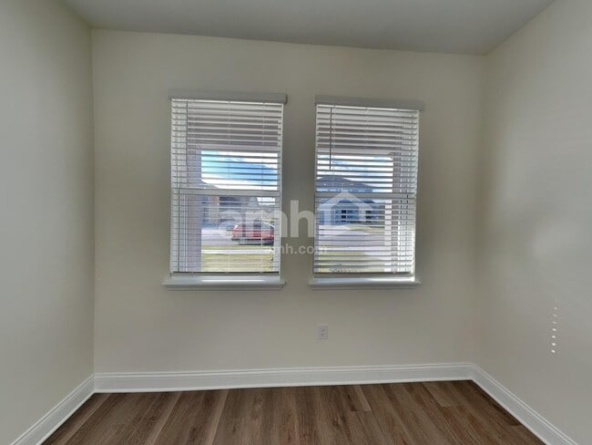 Building Photo - 3691 Lk Blf Lp