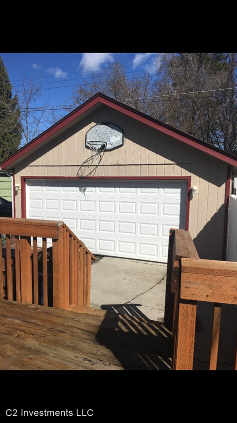 Building Photo - 3 br, 2 bath House - 207 E LACROSSE