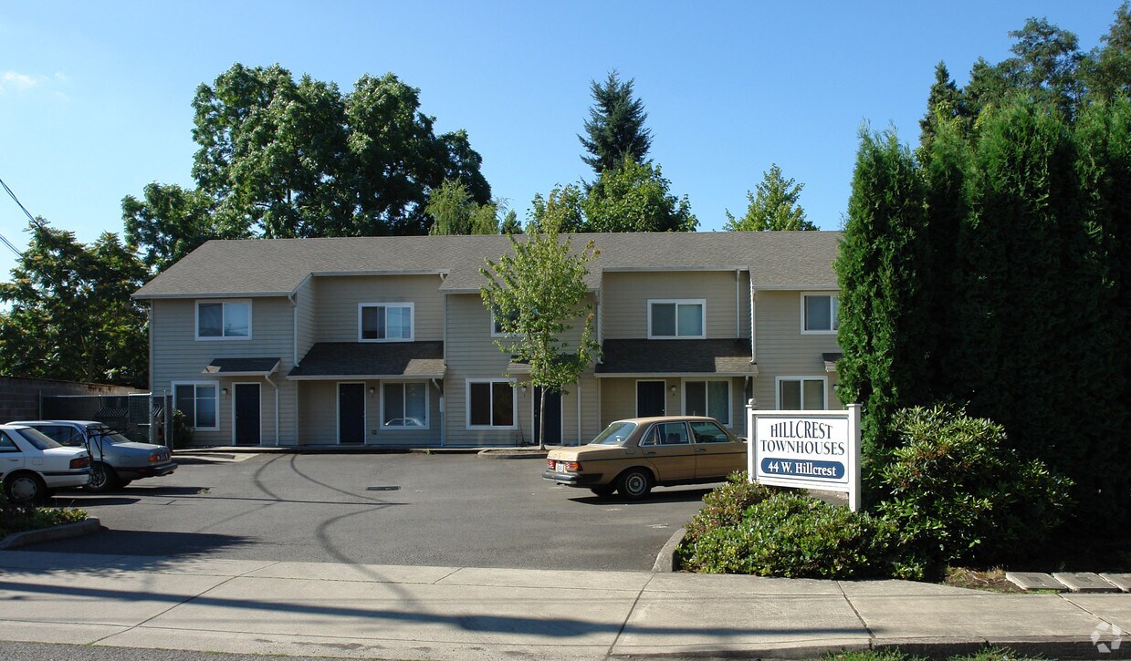 Building Photo - 44 Hillcrest Dr