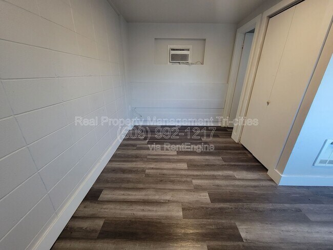 Foto del edificio - 124 W Shoshone St