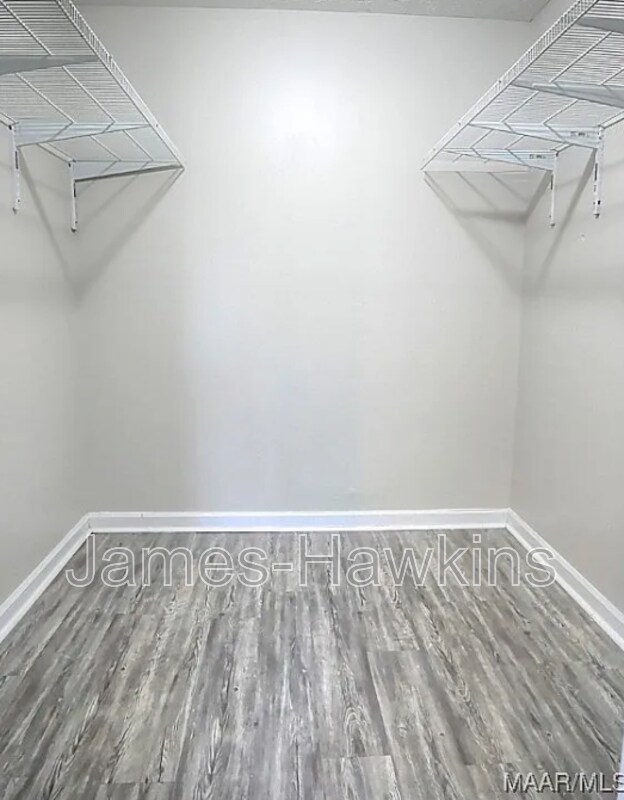 Foto del edificio - 709 Balfour Rd