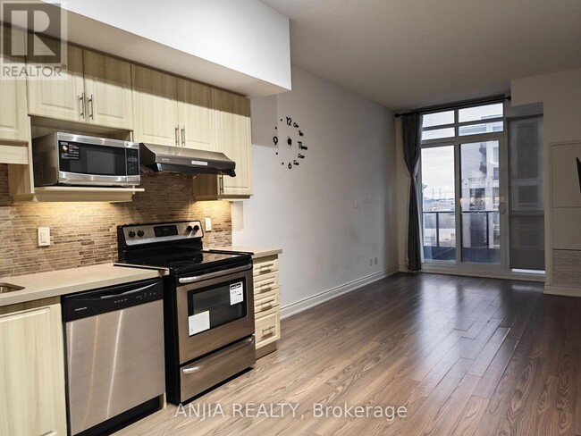 Building Photo - 89 S Town Centre Blvd