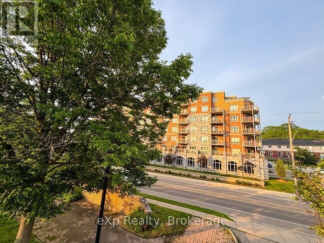 Photo du bâtiment - 155 Water St S