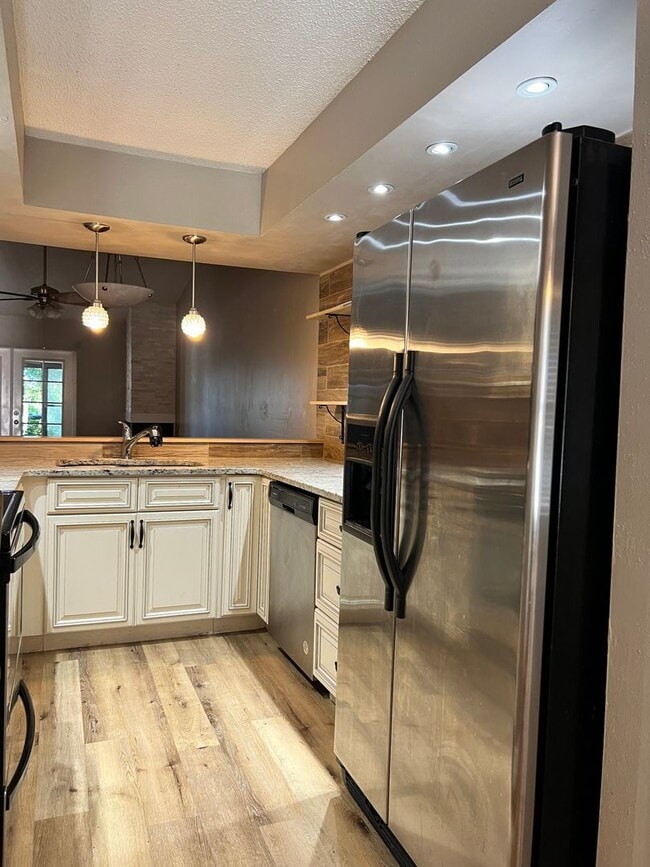 Building Photo - 8447 Tangelo Tree Dr - Available March 10th