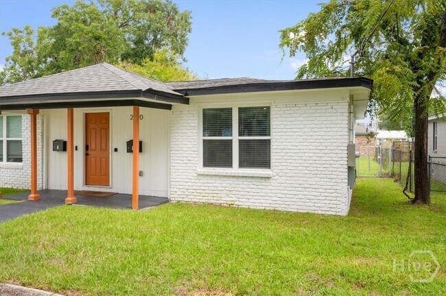 Building Photo - 2120 Krenson St