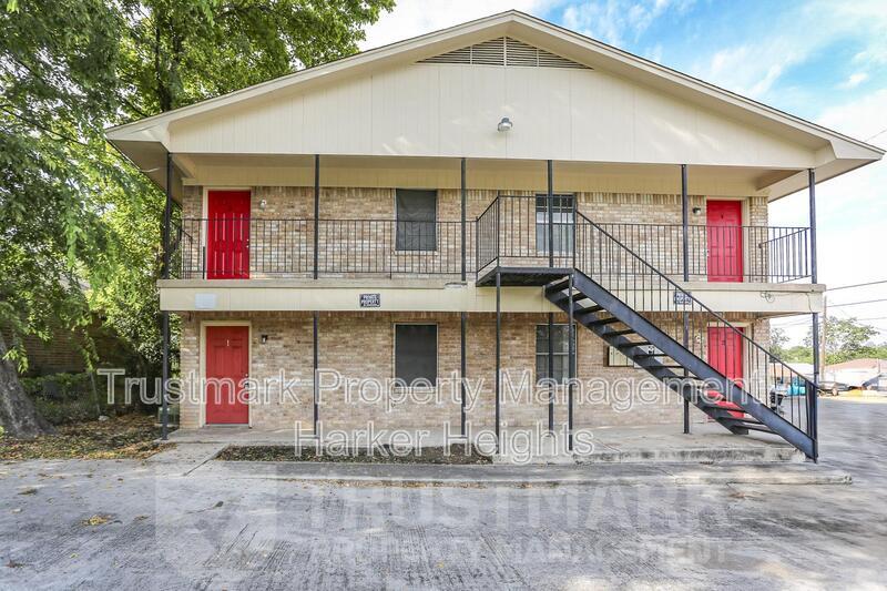 Primary Photo - 501-501 Root Ave
