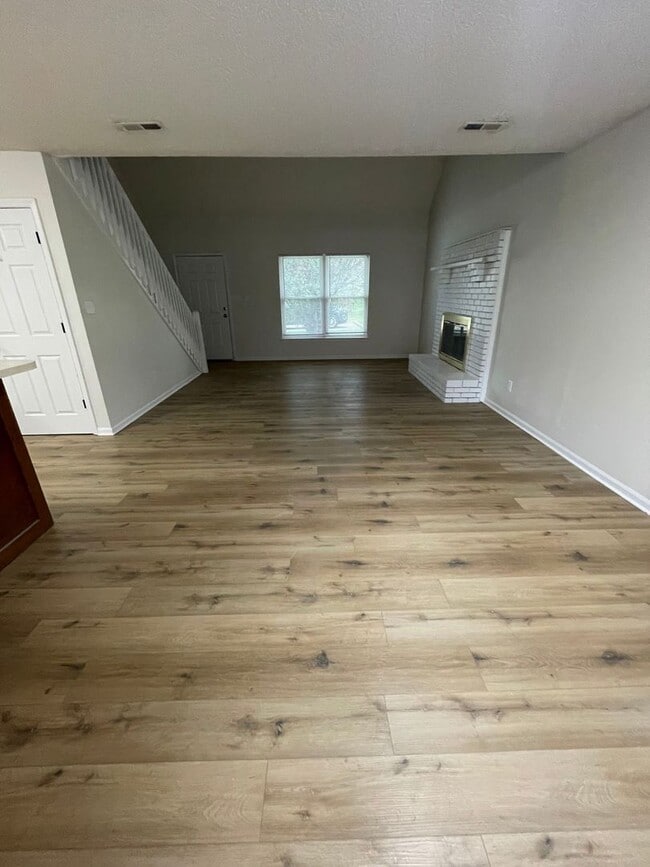 Building Photo - 3616-3618 Hermitage Rd.