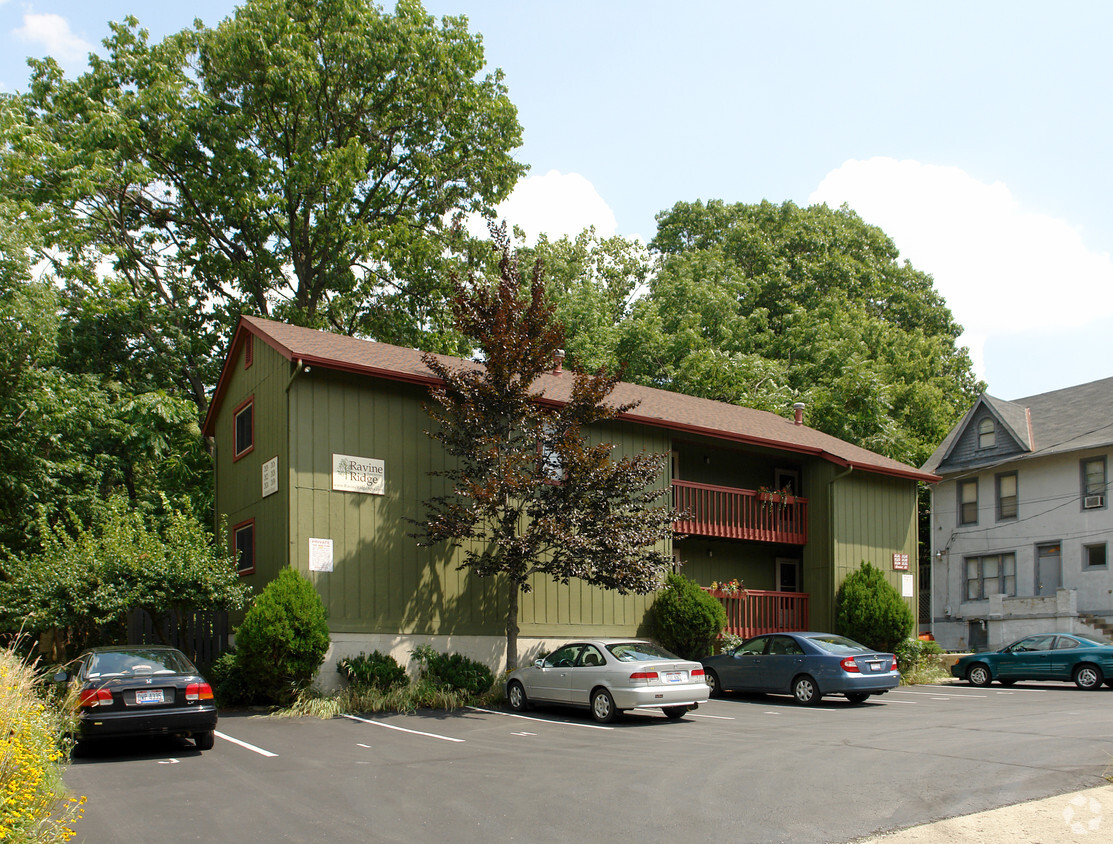 Building Photo - 2030 Summit St.