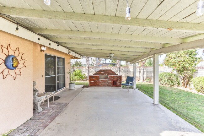 Foto del edificio - 205 E Old Mill Rd