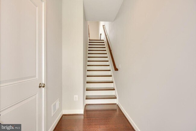 Building Photo - 23094 Sullivans Cove Sq