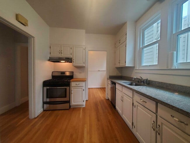 Foto del edificio - 3344 Scott St