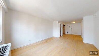 Building Photo - 222 E 39th St