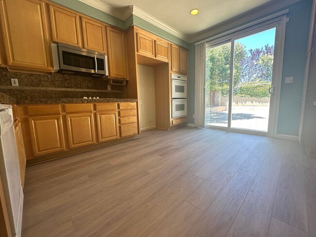 Foto del edificio - Beautiful 3 Bed, 2 Bath in Brentwood