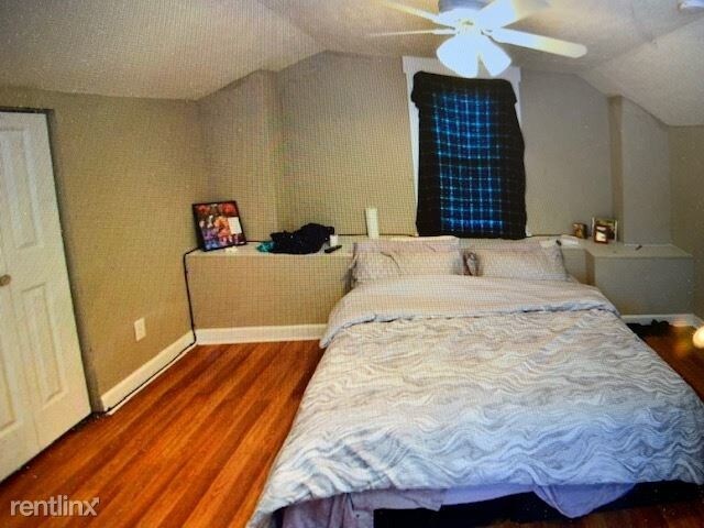 Foto del edificio - 332 E 9th St