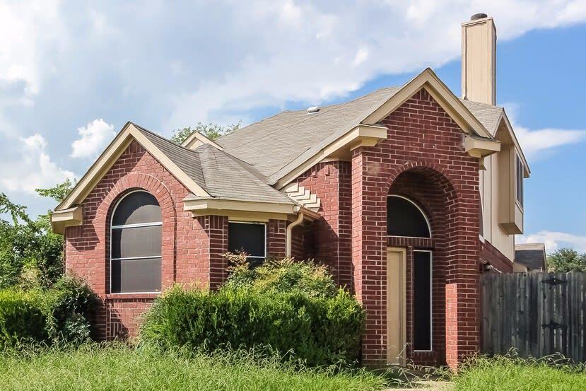 Primary Photo - 4402 Laredo Dr