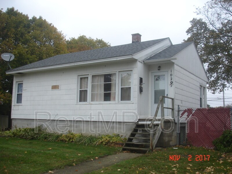 1029 S Arnold St, Mount Pleasant, MI 48858 Condo for Rent in Mount