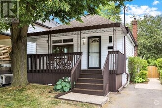 Building Photo - 4 Willingdon Ave