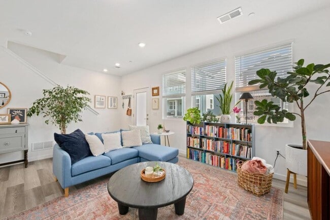 Foto del edificio - 748 Silver Maple Ln