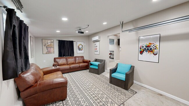 Building Photo - 9 Birch Dr