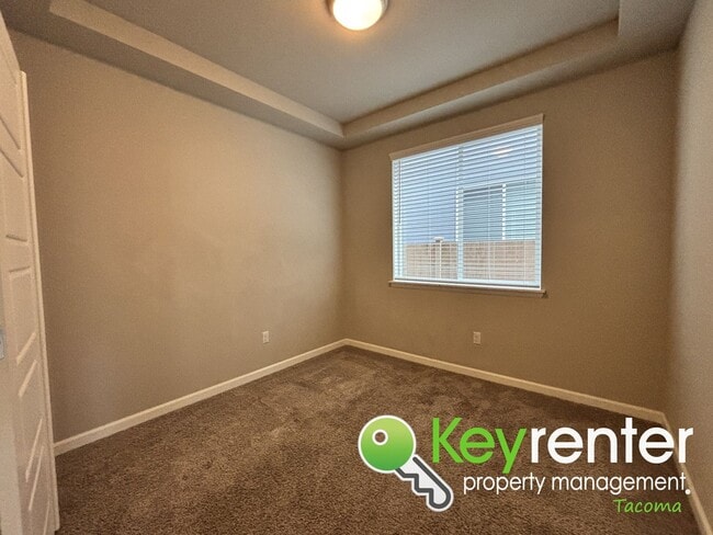 Foto del edificio - Beautiful 4 Bedroom 2.5 Bathroom Tacoma Home for Rent in Secluded Community!