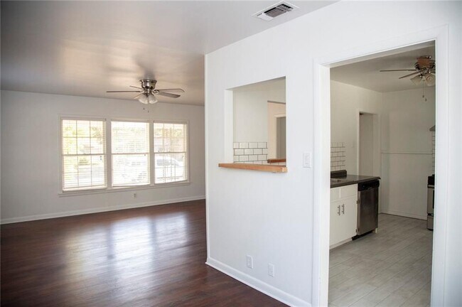 Building Photo - 1719 Morrow St