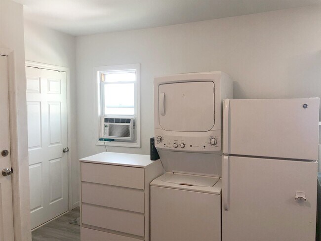 Building Photo - 96 Delancy St