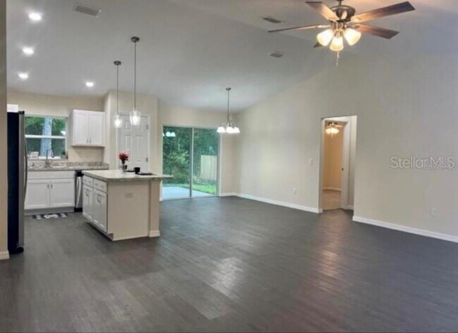 Foto del edificio - 2920 SE 49th Pl