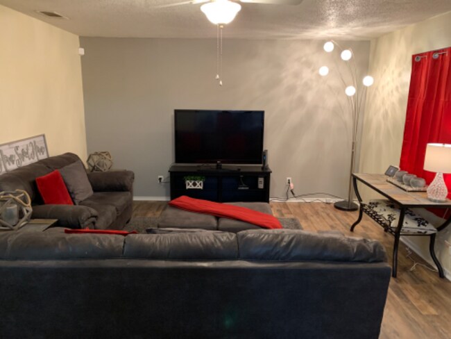 Foto del edificio - 1312 E 69th St