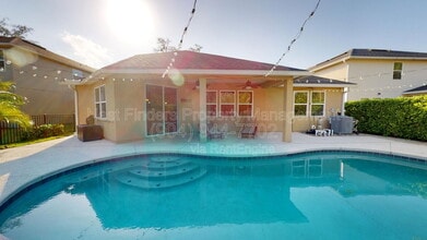 Building Photo - 12353 Acosta Oaks Dr