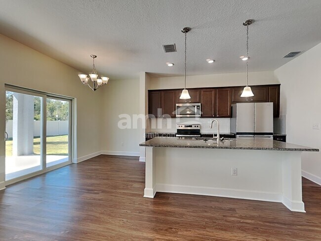 Foto del edificio - 905 Walden Pond Dr