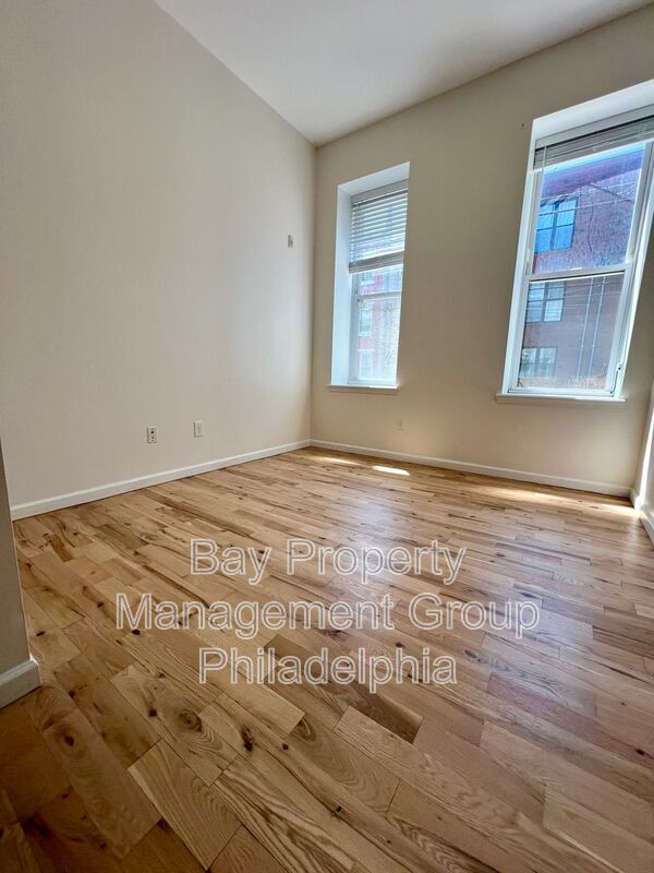 Building Photo - 2131 Master St