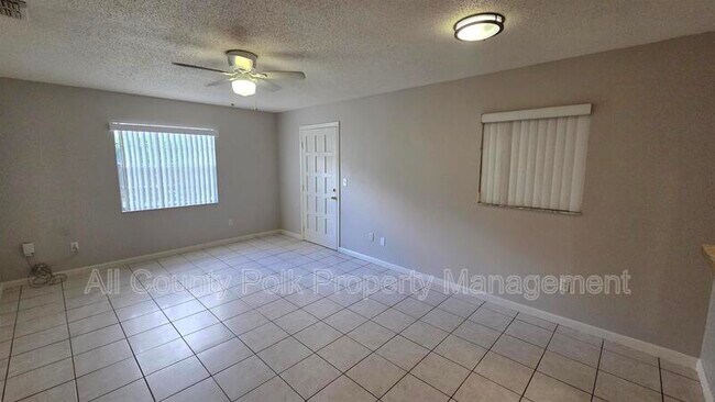 Foto del edificio - 519 Duchess Ct
