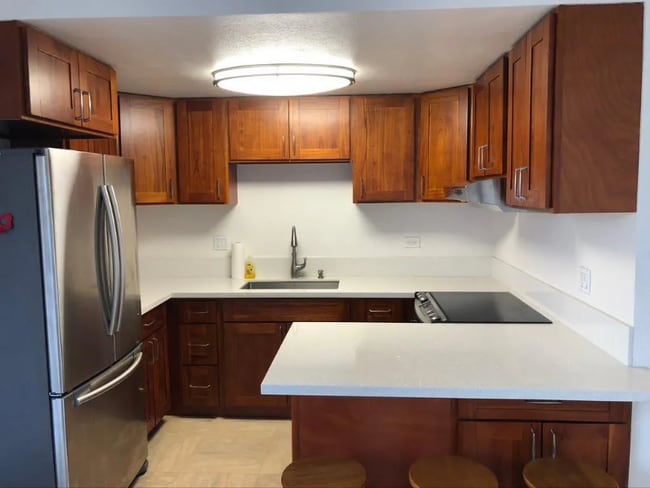 Building Photo - 465 Kapahulu Ave