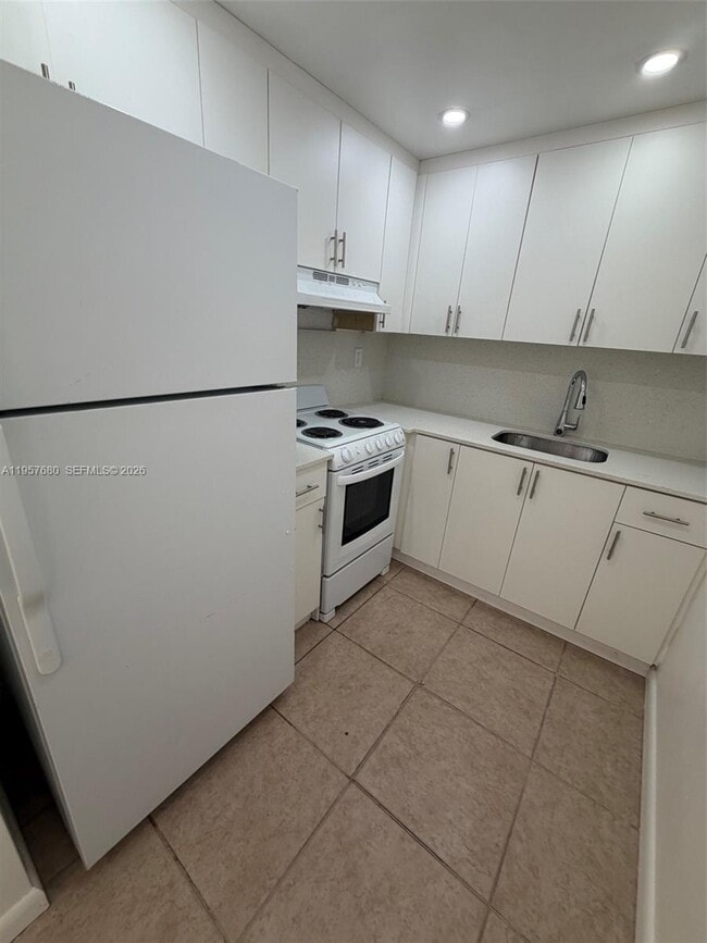 Foto del edificio - 7851 Dunham Blvd