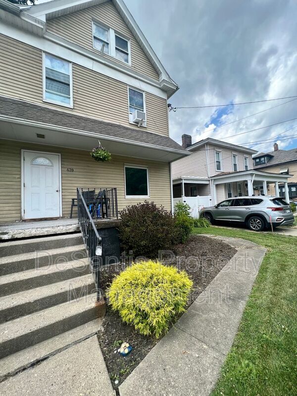 439 College Ave Unit B, Beaver, PA 15009 Condo for Rent in Beaver, PA