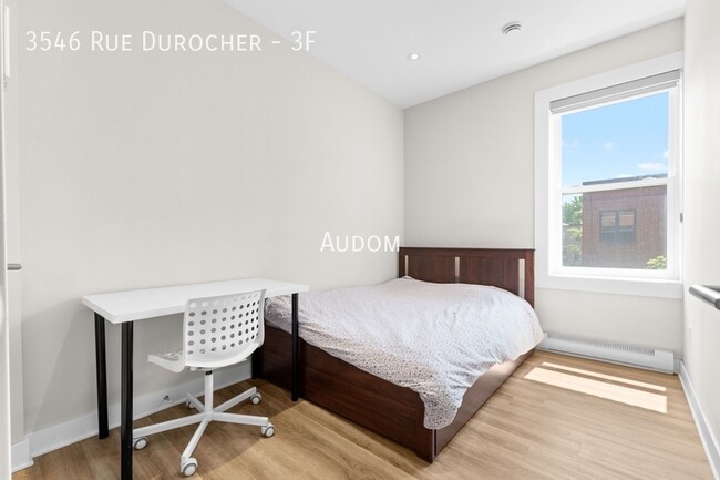 Building Photo - 3546 Rue Durocher