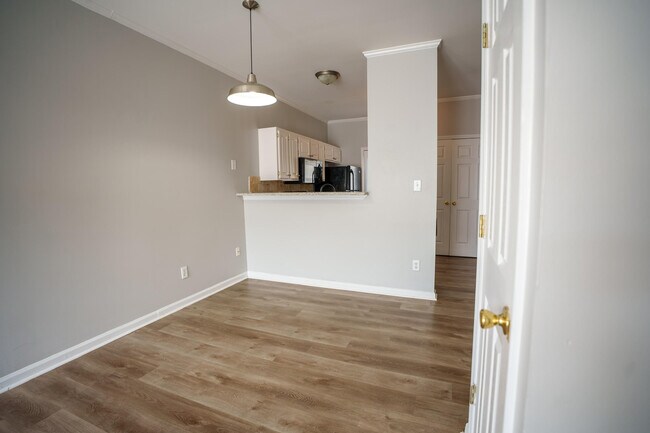 Foto del edificio - 19 Cheltenham Dr