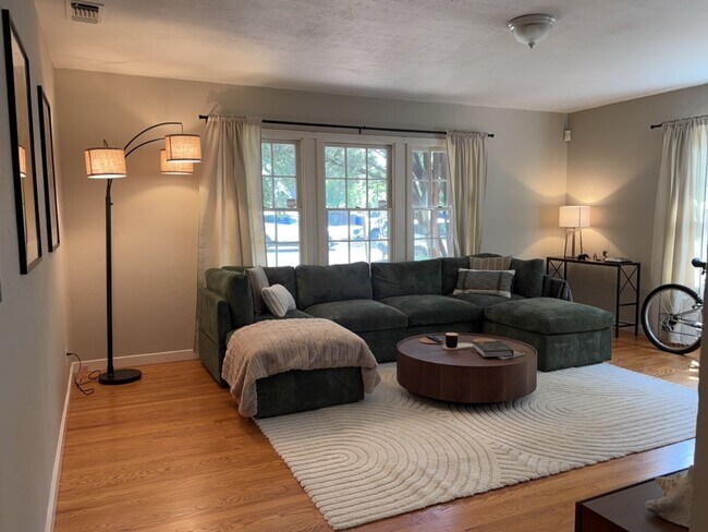 Foto del edificio - 317-319 D Street