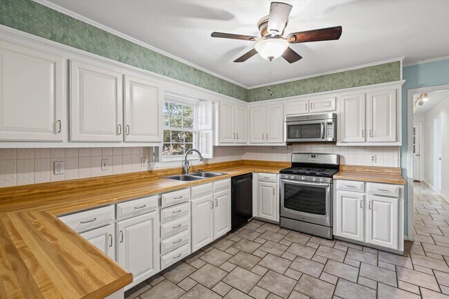 Foto del edificio - Five Bedroom in Country Club Woods