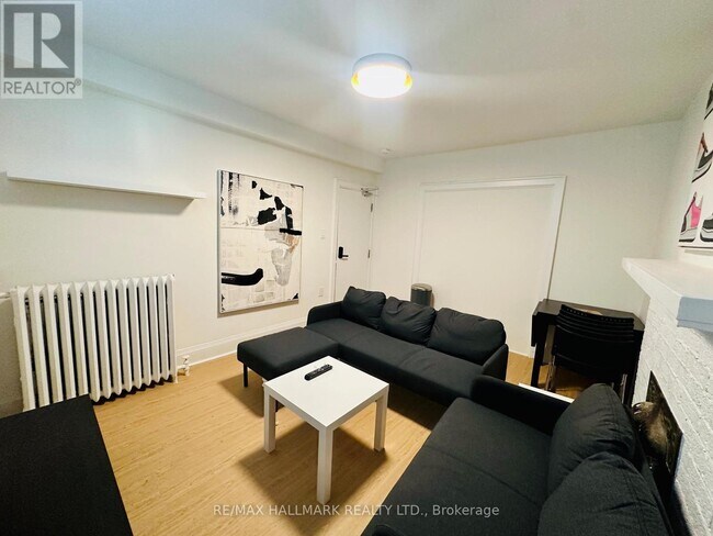 Photo du bâtiment - 597 St Clair Ave W