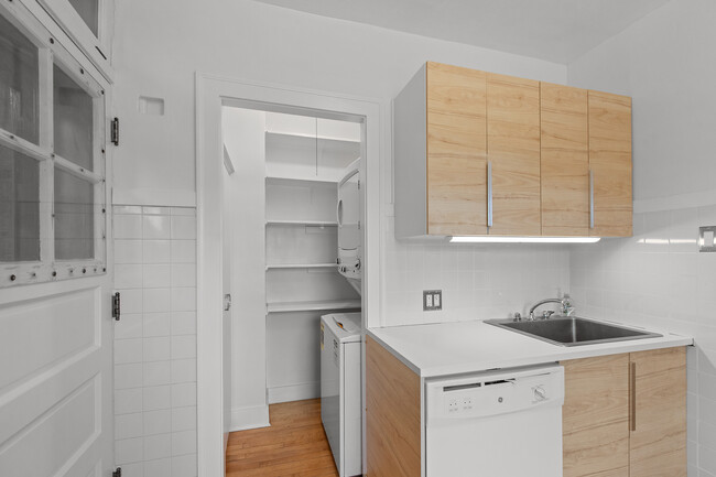 Foto del edificio - 814 Mulford St