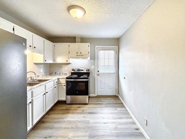 Foto del edificio - 6108 Welworth Ave