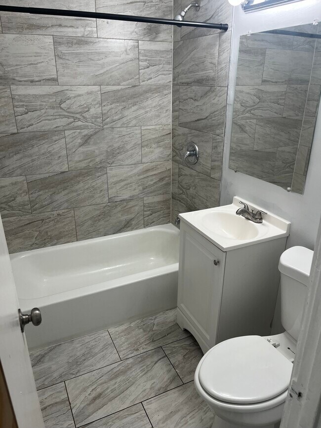 Foto del edificio - 4191 Pierce St