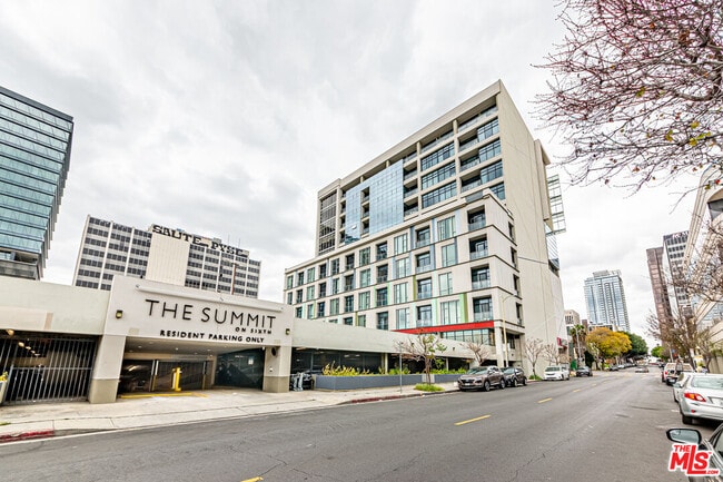 Foto del edificio - 3223 W 6th St