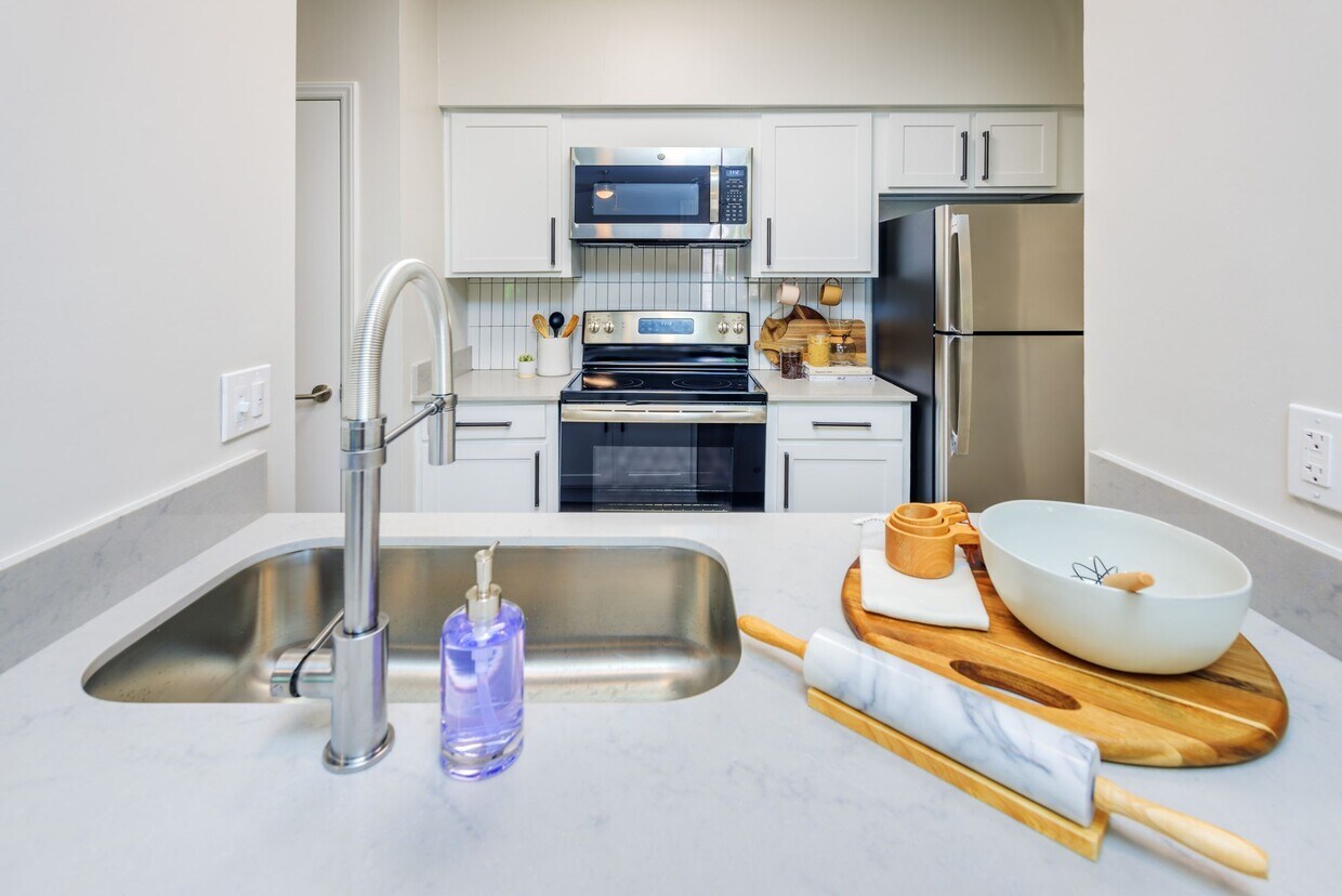 REGATTA AT LAKE LYNN Apartments Raleigh, NC