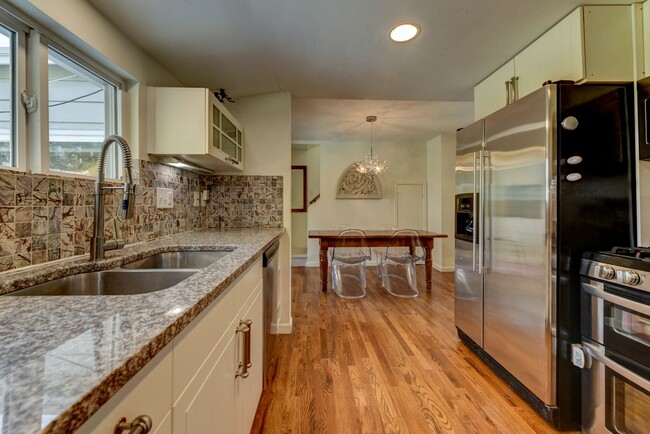 Foto del edificio - 303 E Chester St