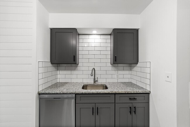 Building Photo - 11100 Thrush Ave