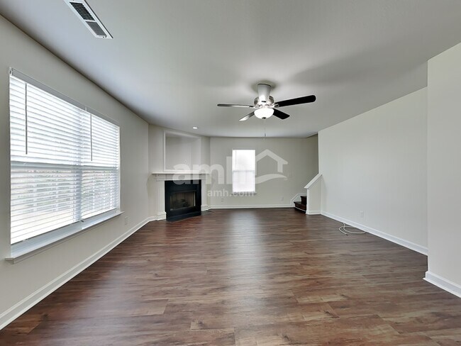Building Photo - 917 Peachtree Meadows Cir