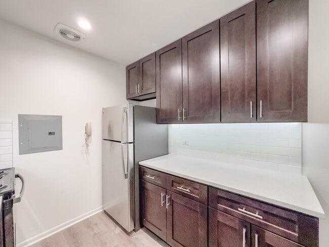 Building Photo - 520 Aldine